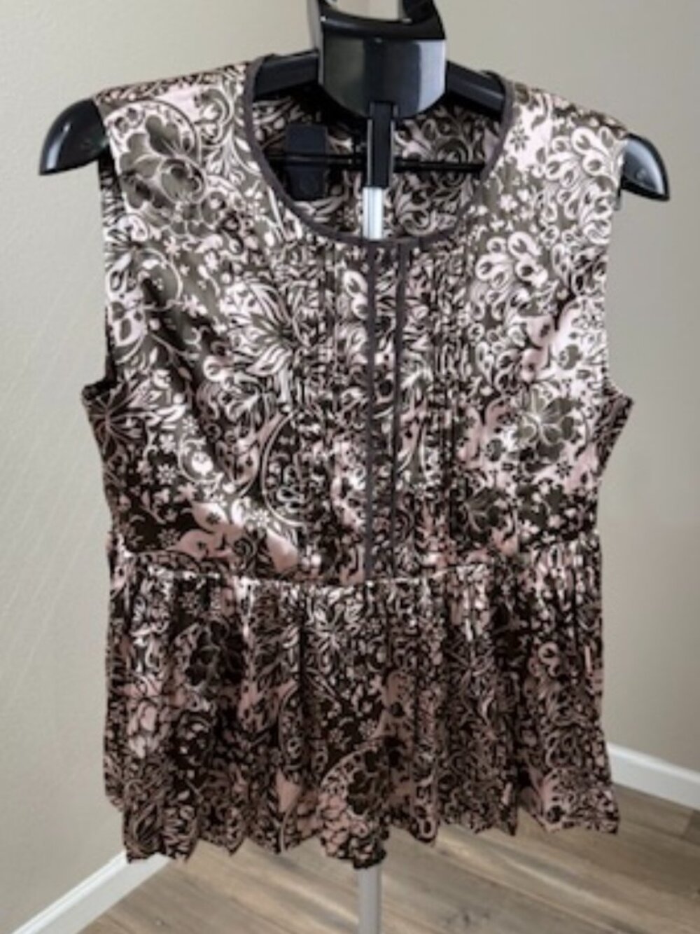 Bleu Blanc Rouge France Floral Satin Peplum Blouse Size 44 Sleeveless